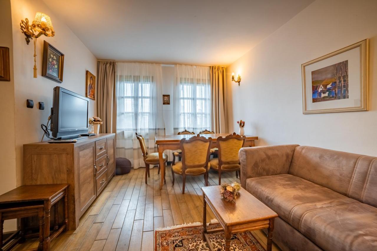 Four Riders Guest House Veliko Tŭrnovo Exterior photo