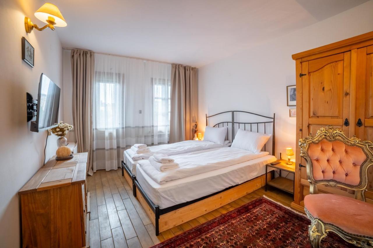 Four Riders Guest House Veliko Tŭrnovo Exterior photo