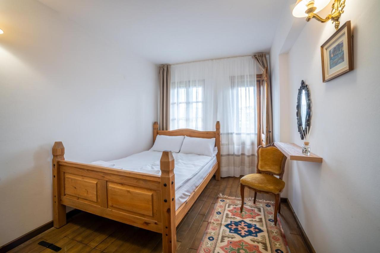 Four Riders Guest House Veliko Tŭrnovo Exterior photo